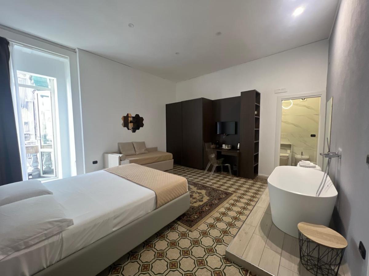 La Piazza Suite 那不勒斯 外观 照片