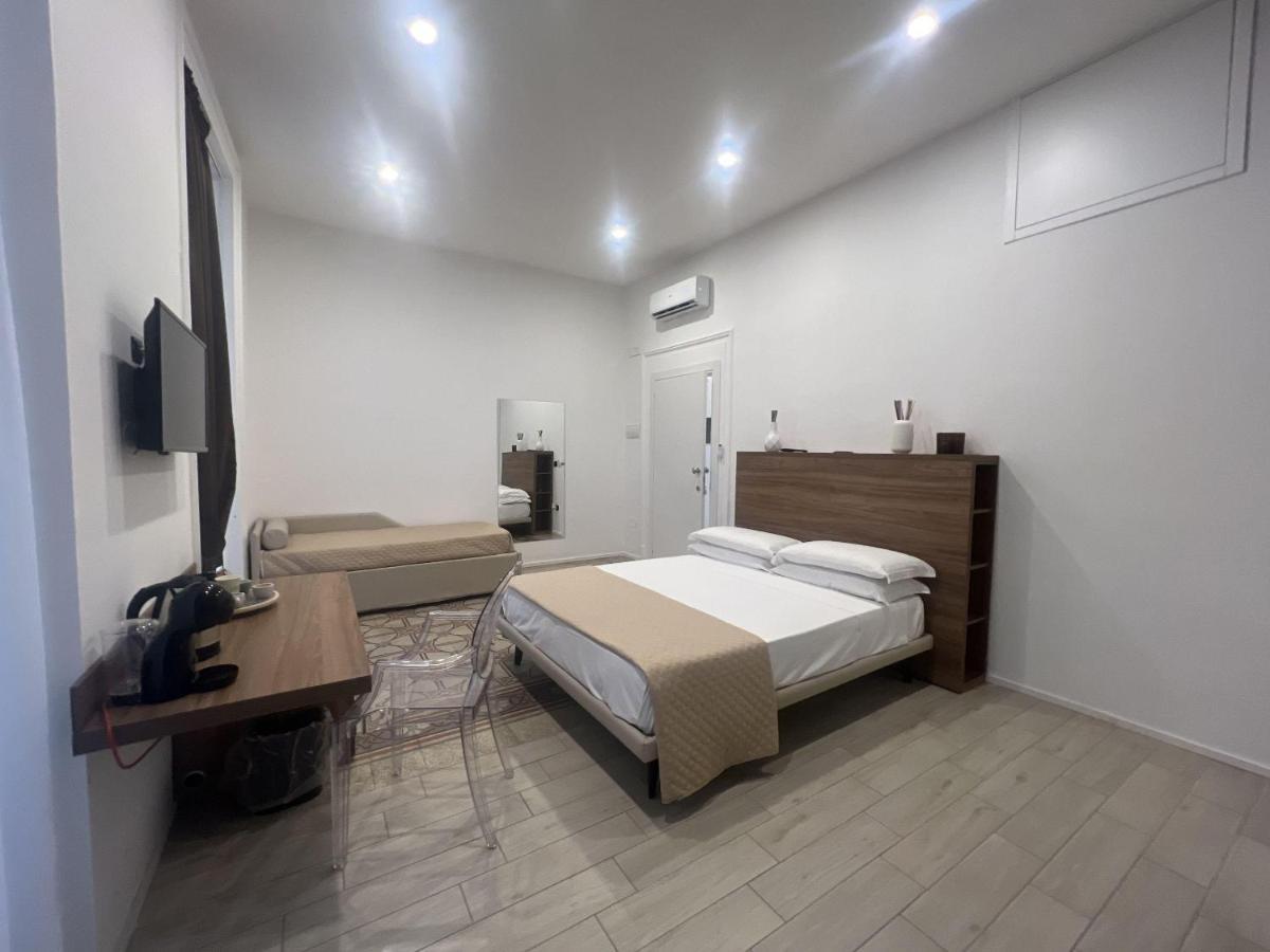 La Piazza Suite 那不勒斯 外观 照片