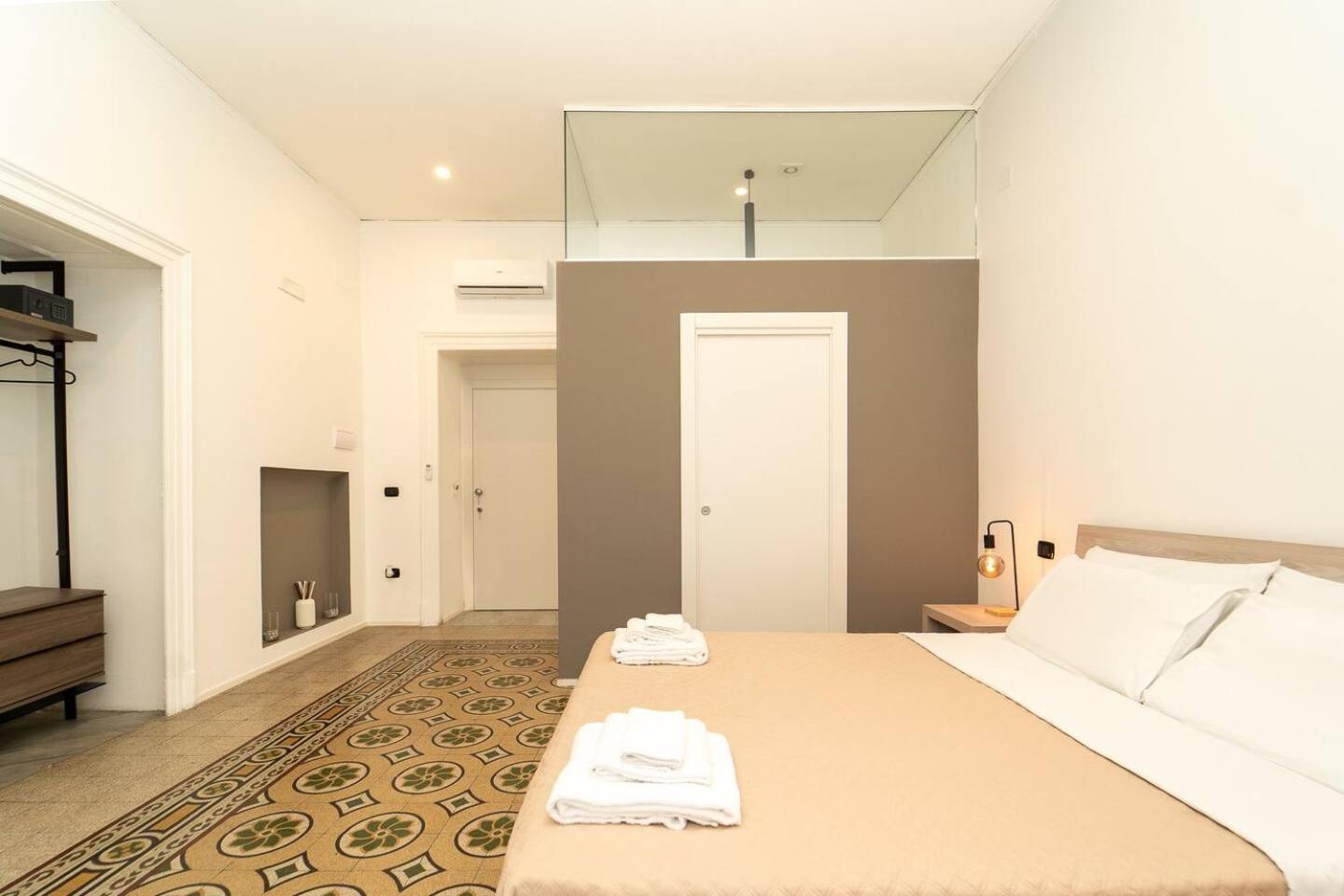 La Piazza Suite 那不勒斯 外观 照片