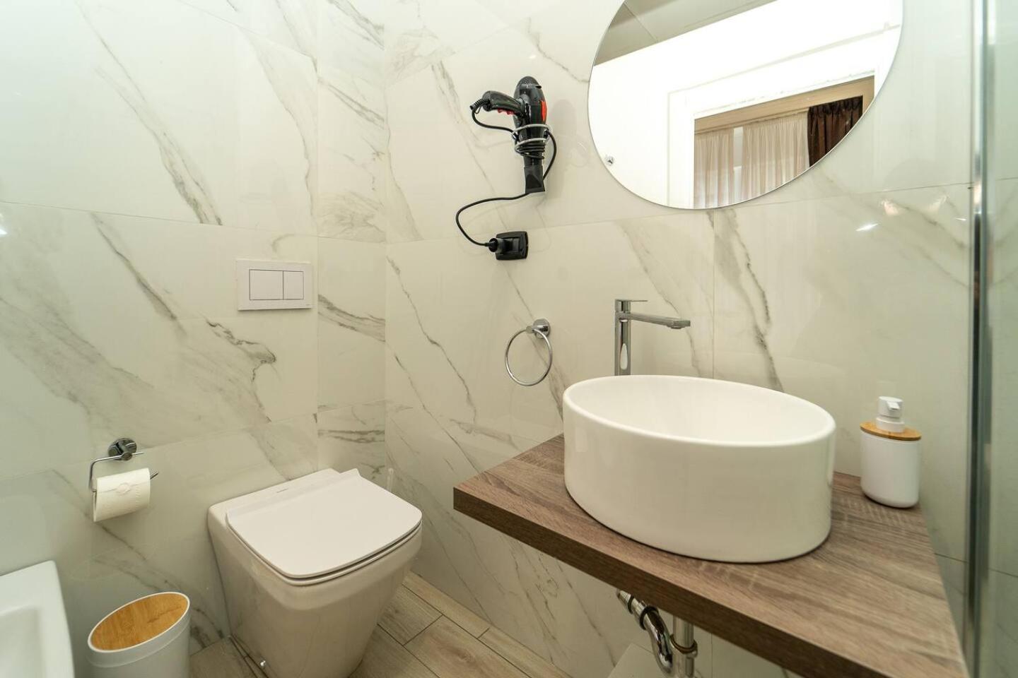 La Piazza Suite 那不勒斯 外观 照片