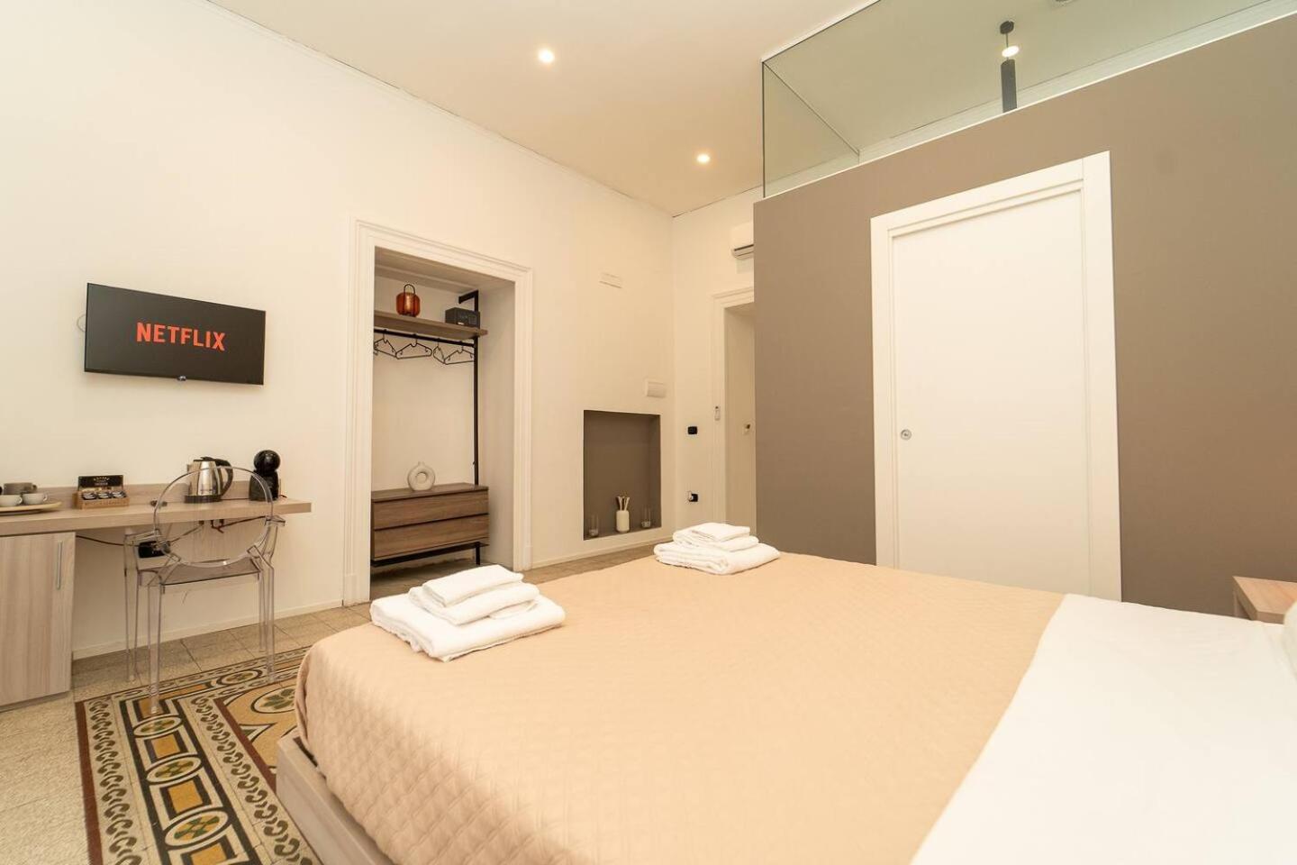 La Piazza Suite 那不勒斯 外观 照片