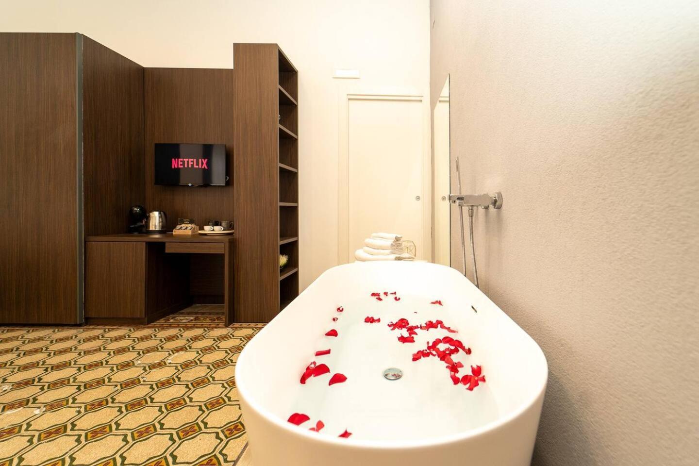 La Piazza Suite 那不勒斯 外观 照片